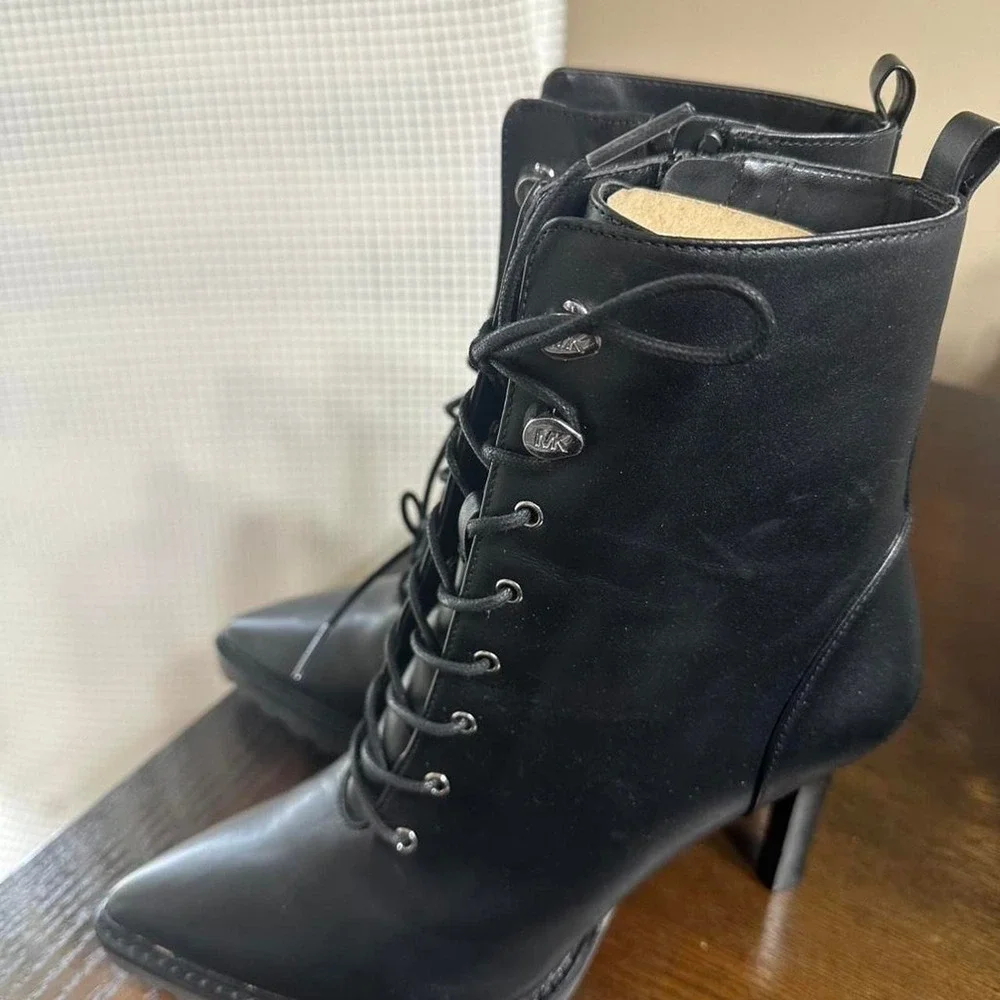 MICHAEL KORS Black Leather Ankle Bootie Women Lace Up Zip‎ Metal Hardware